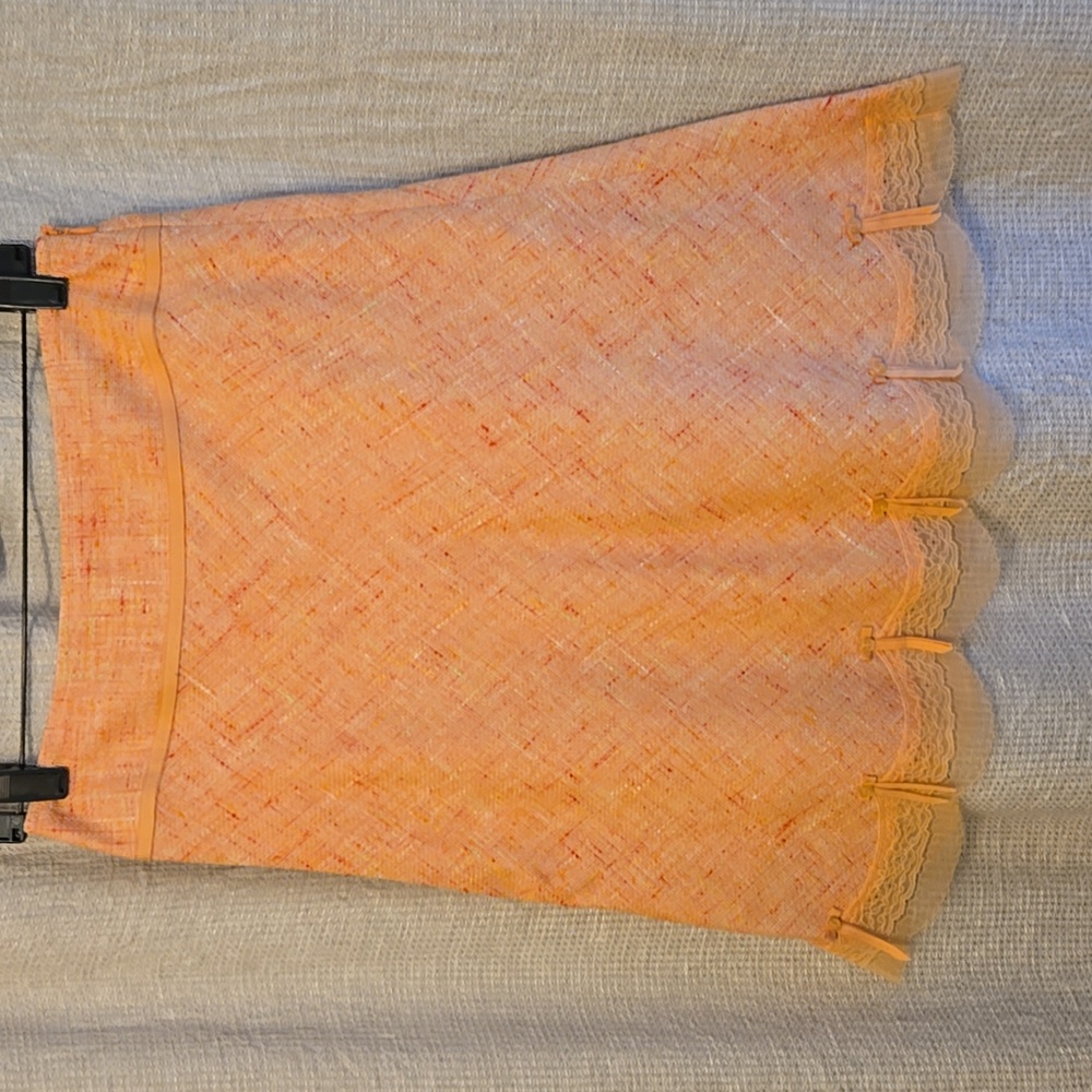 CYNTHIA STEEFE Size 4 elegant Peach Skirt with Lace Trim bows Made in USA